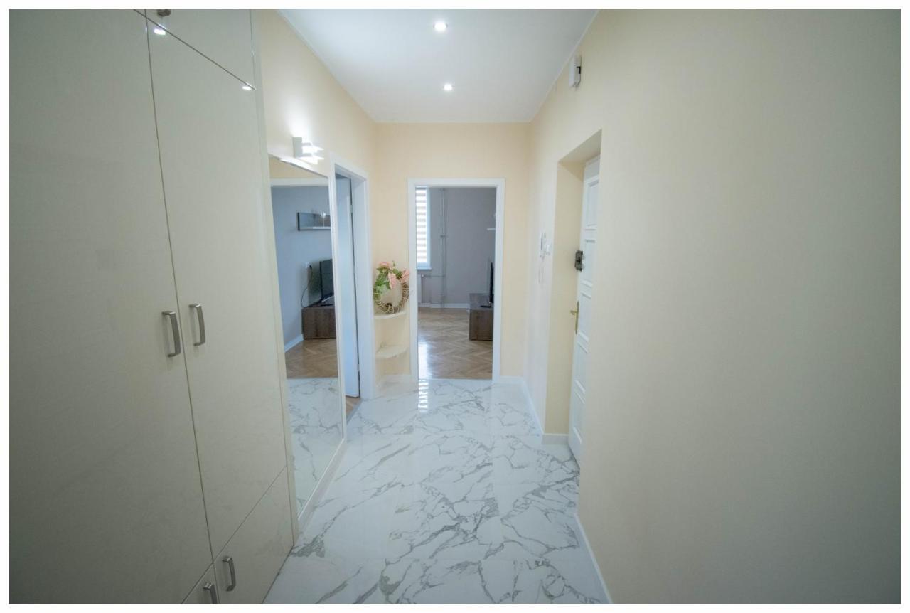 Color 24 Apartament III スタロバ・ボラ エクステリア 写真